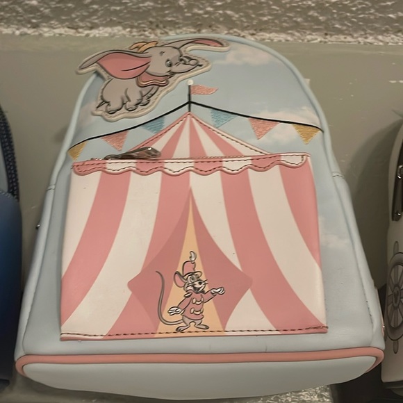 Loungefly mini backpack dumbo - Picture 1 of 3